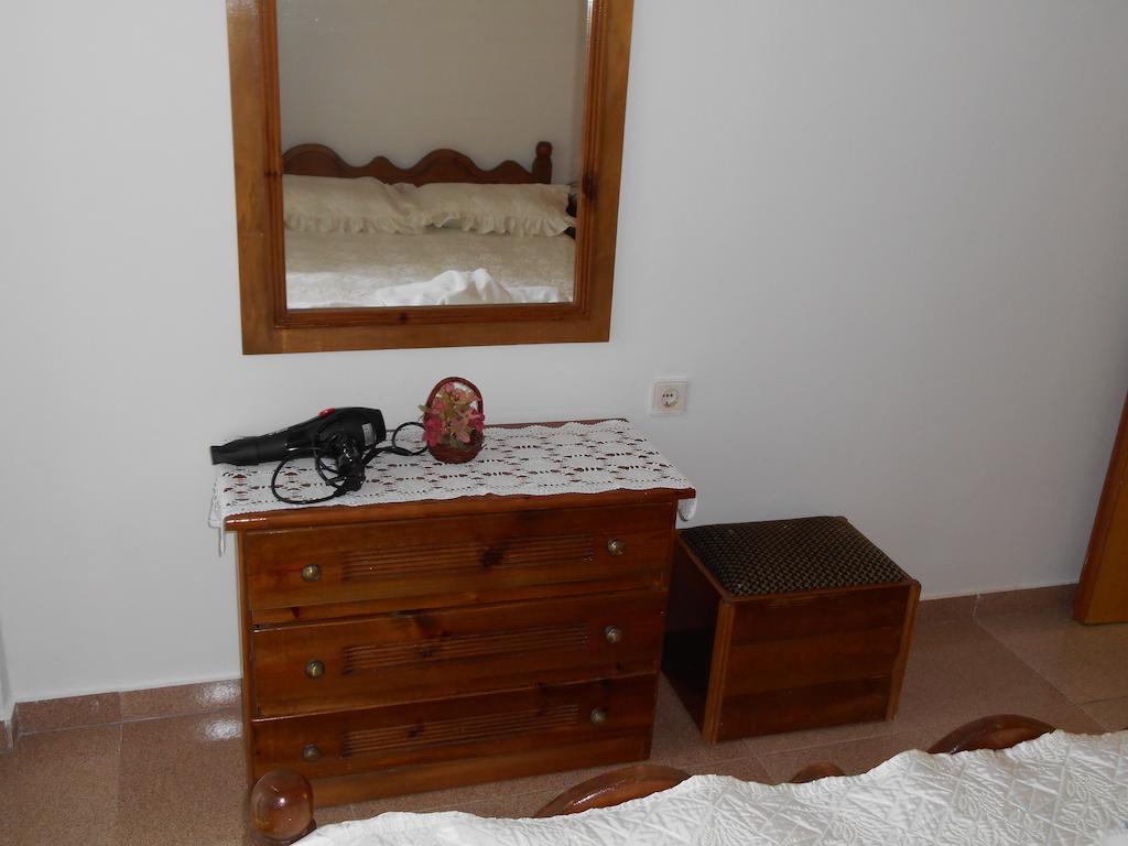 Melios Rooms Petalidi Exterior photo