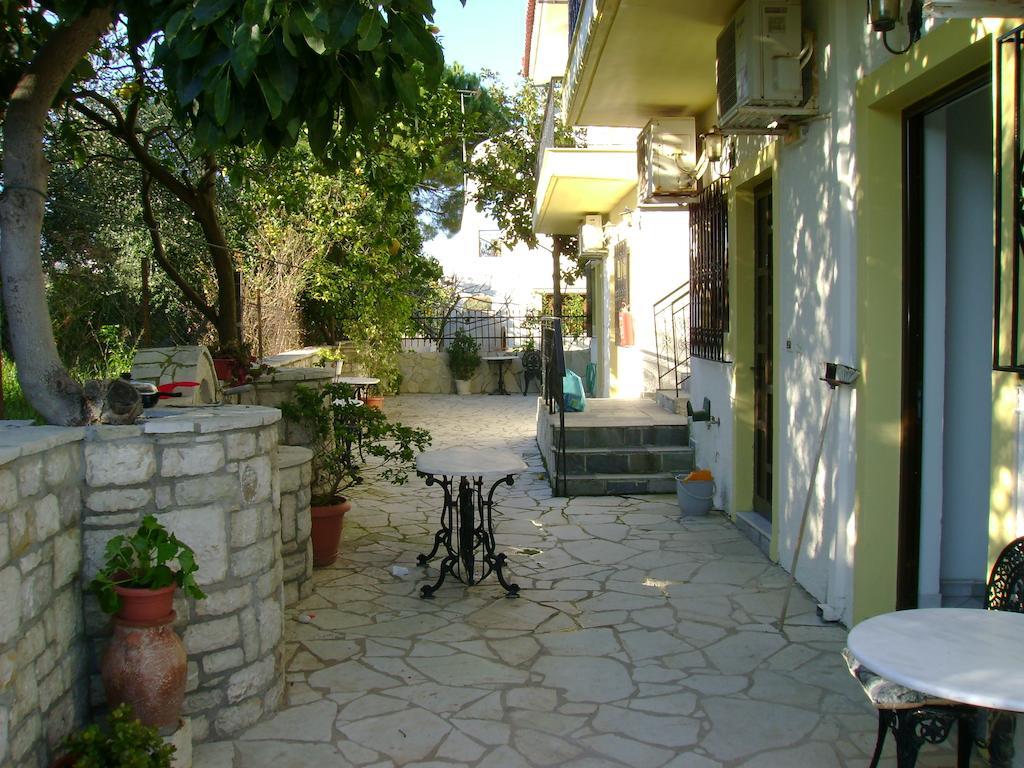 Melios Rooms Petalidi Exterior photo