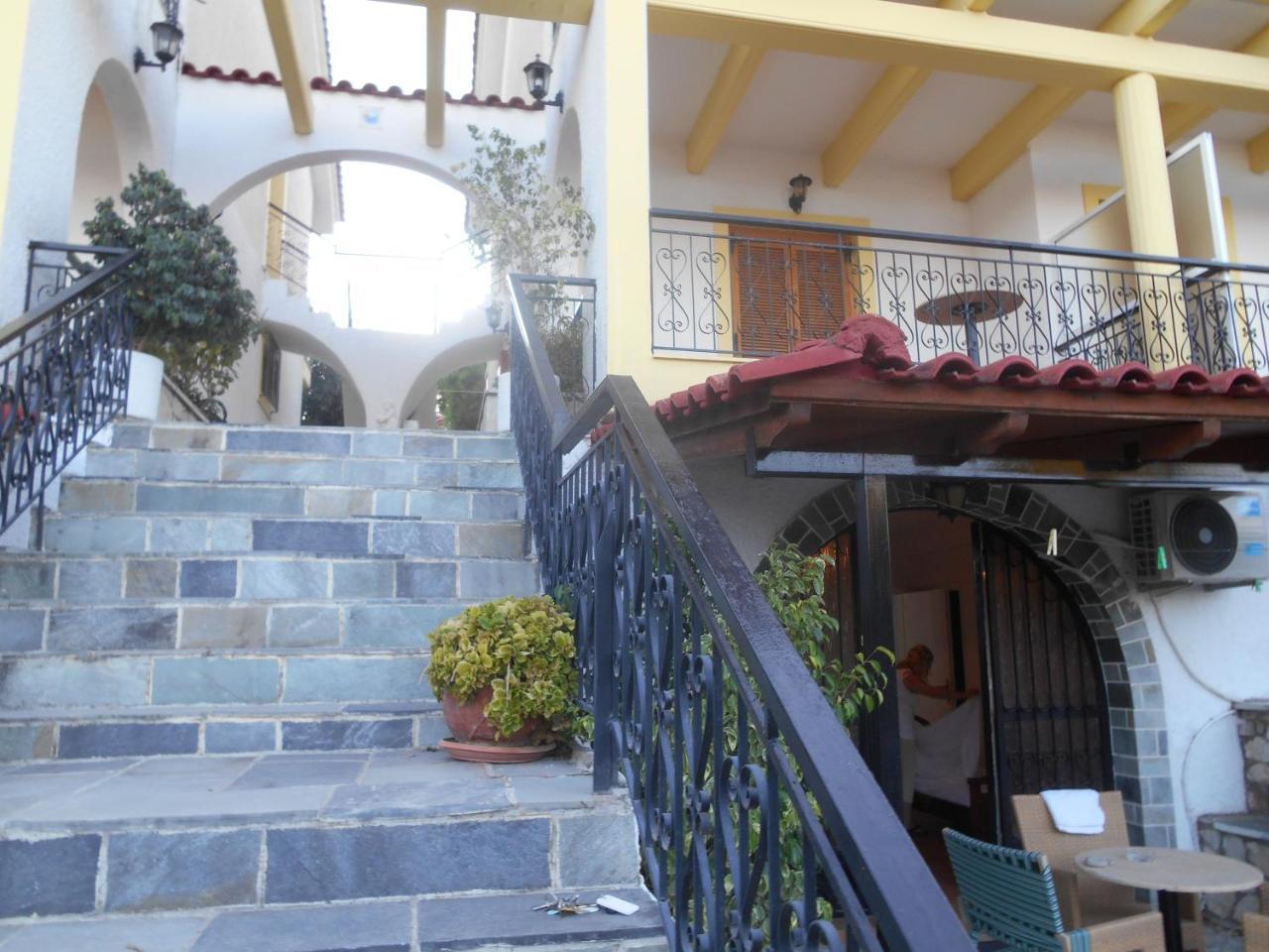 Melios Rooms Petalidi Exterior photo